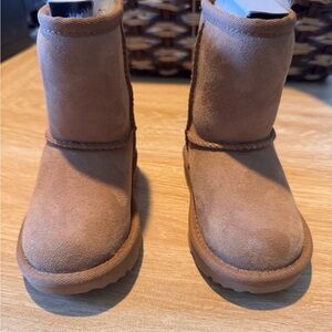UGG Classic Chestnut Kids Boots